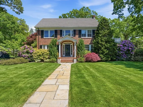 80 Hollingsworth Ave, Braintree, MA 02184