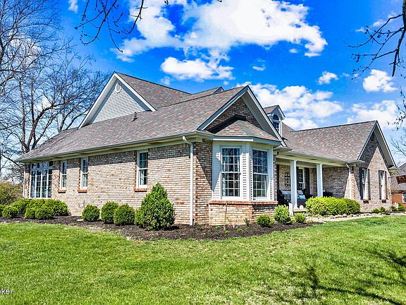 2nd image of 100 Coventry Ln