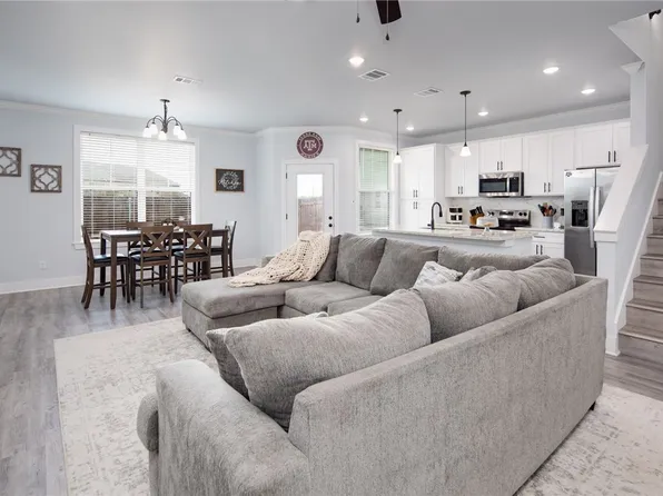 1427 Ailin Dr, College Station, TX 77845
