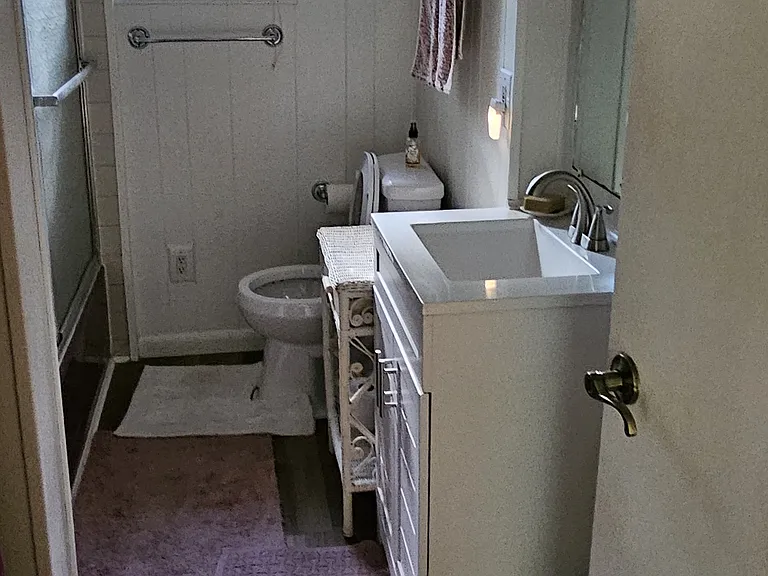 208 NE Yallaha Ave — Photo 19