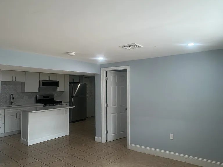 15 Washington Ave #1 — Photo 5