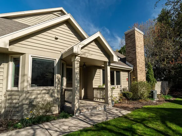 N21W24129 Dorchester DRIVE #18A, Pewaukee, WI 53072