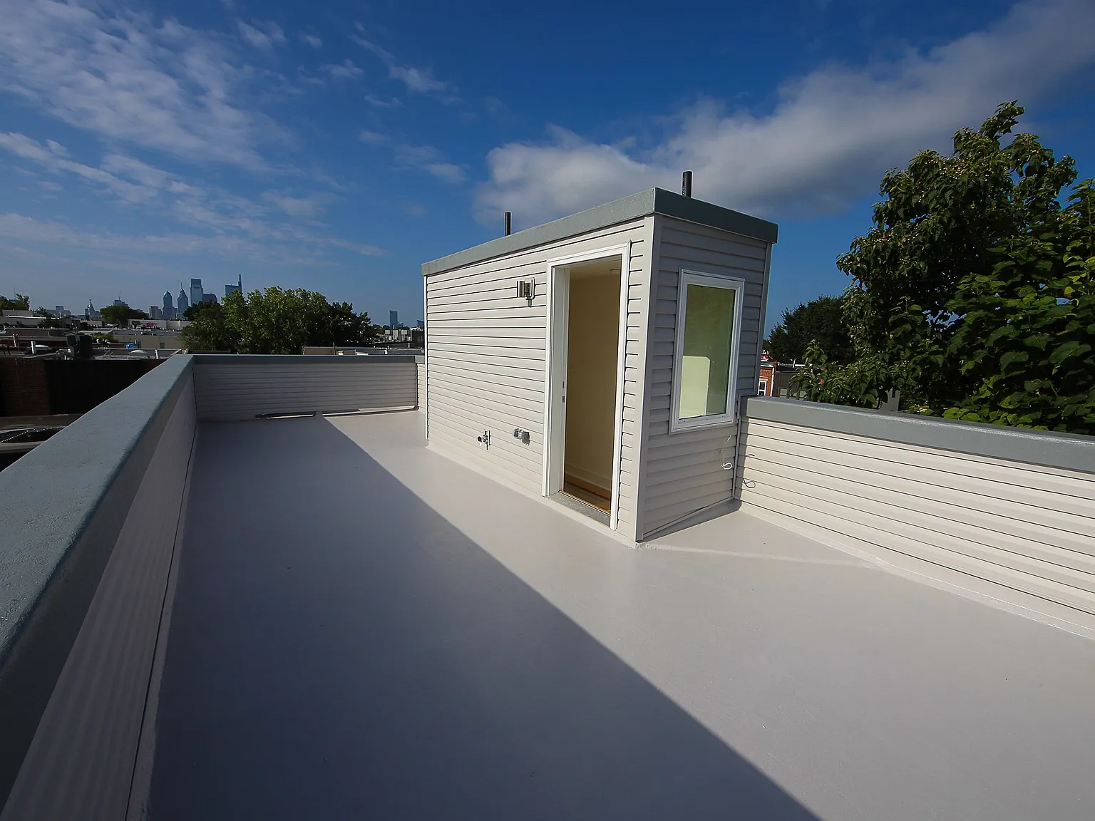 1725 Arlington St Unit B — Photo 3