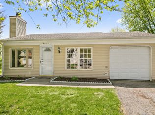29W741 Wembly Dr, Warrenville, IL 60555