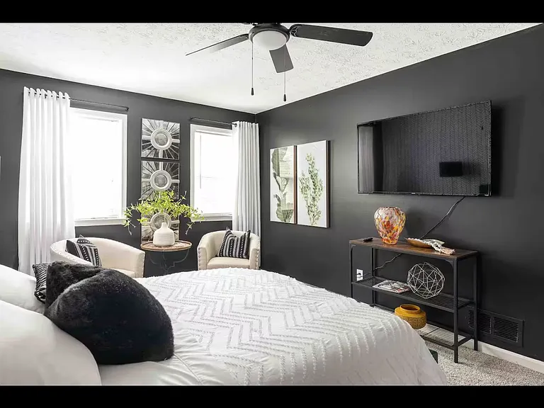 4534 Montgomery Way — Photo 15
