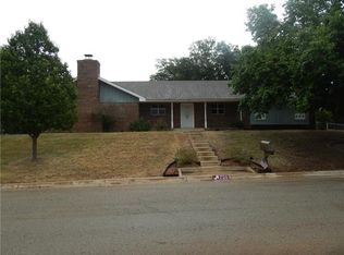 700 Oakpark Dr, Brownwood, TX 76801