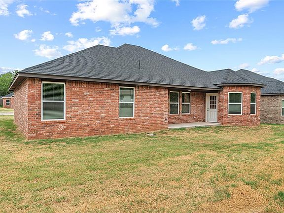 4th image of 204 E Abbot Ln