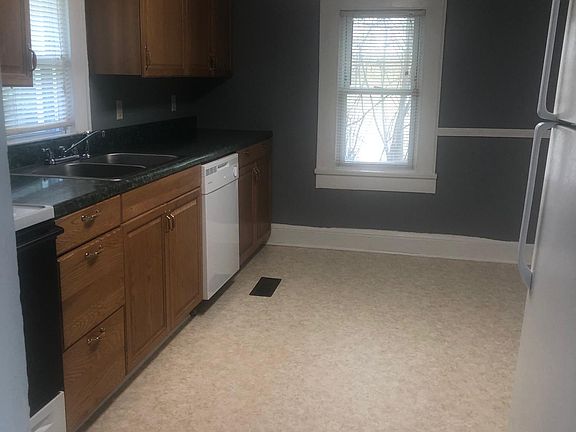 5th image of 2807 Browning Ave