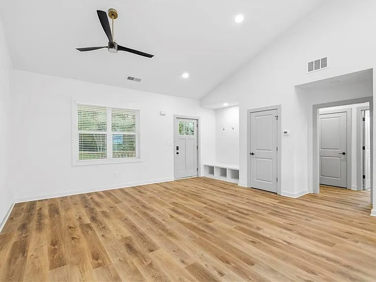 128 Hilltop Dr SW — Photo 5