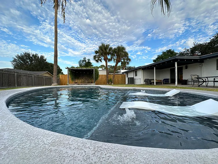 1608 Xanthisma Ave — Photo 20