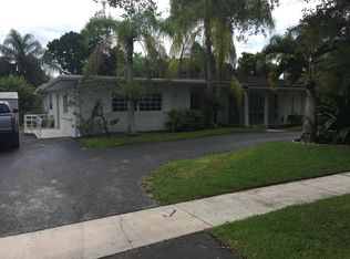 612 Ixora Ln, Plantation, FL 33317