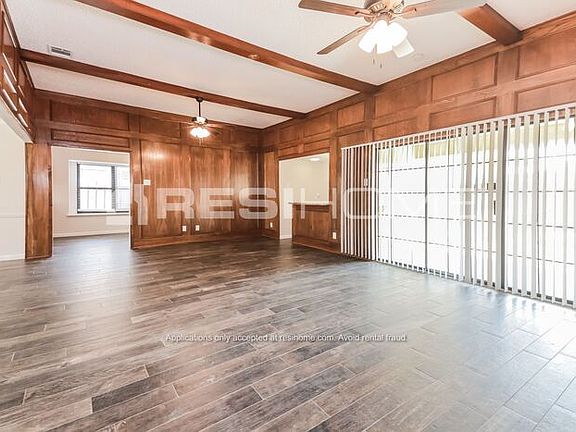 4th image of 4634 Burdock Dr