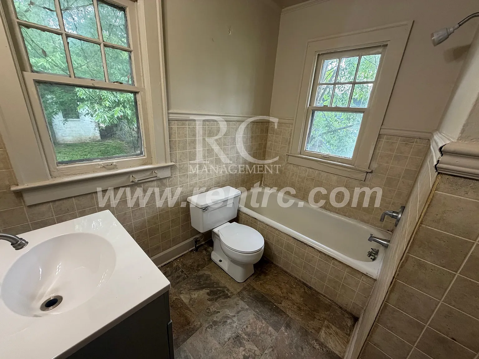 2 bed, 1000 sqft, $695 — Photo 4
