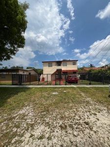 131 NW 32nd Ct, Miami, FL, 33125