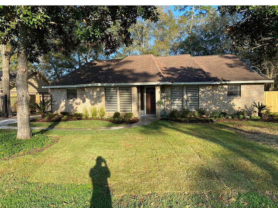 1st image of 716 River Plantation Dr