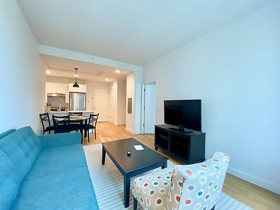 5th image of 1525 Bedford Ave #1010