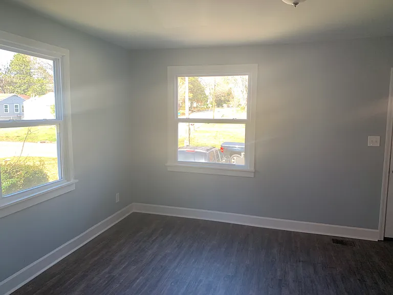 2056 Midway St — Photo 12