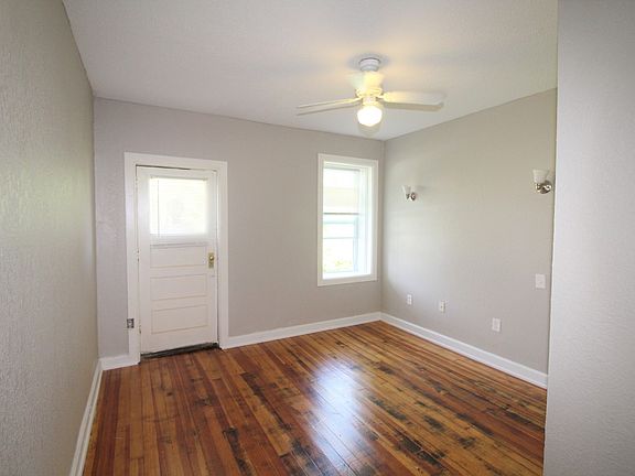 3rd image of 3541 Iowa Ave
