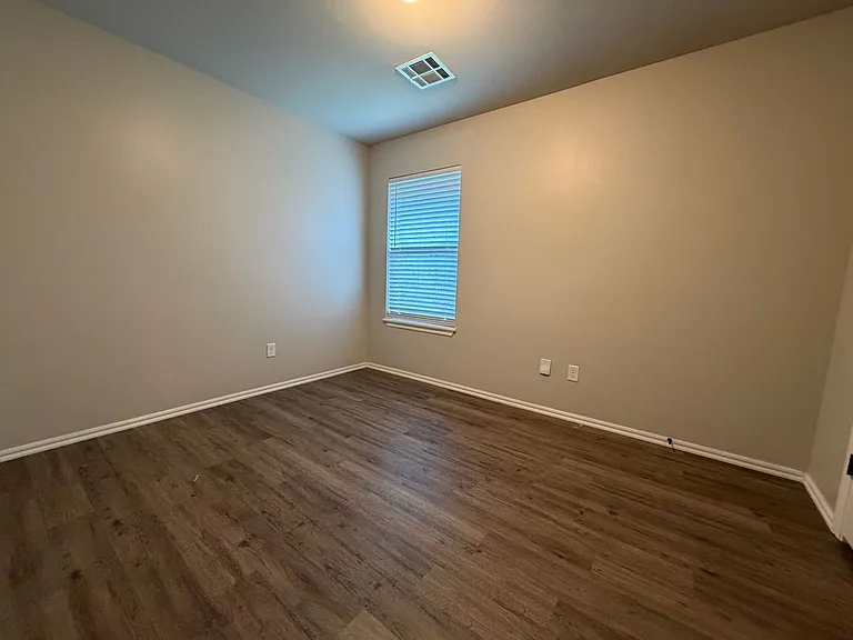 404 Chalk Hill Ct — Photo 23