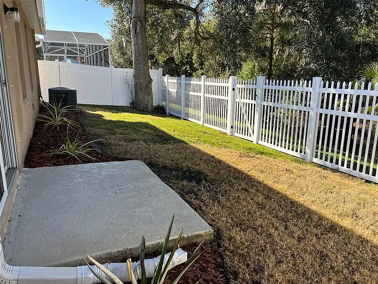 526 Safe Harbor Dr — Photo 13