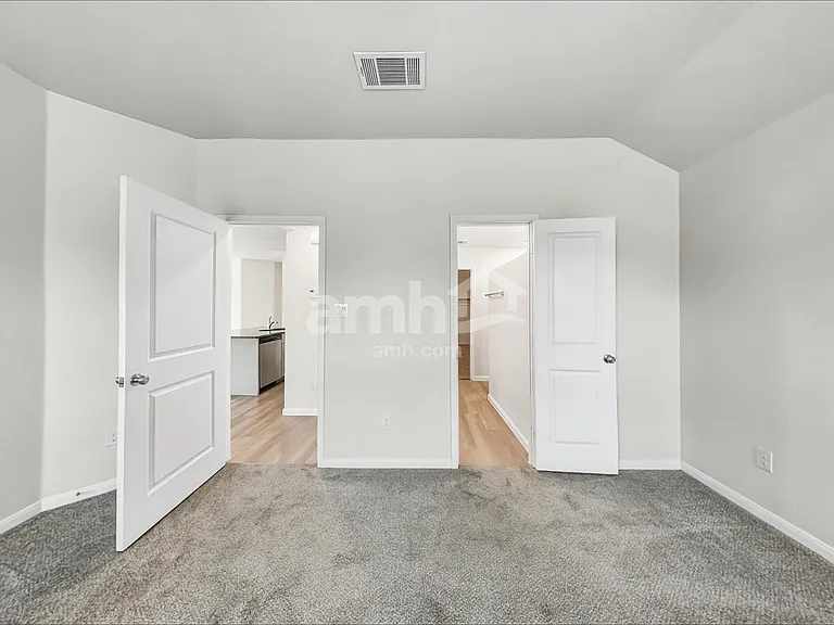 2709 Iberia Ct — Photo 13