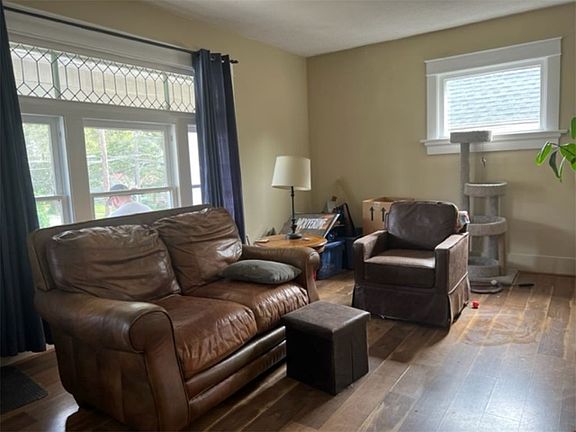 3rd image of 358-360 W 31st St