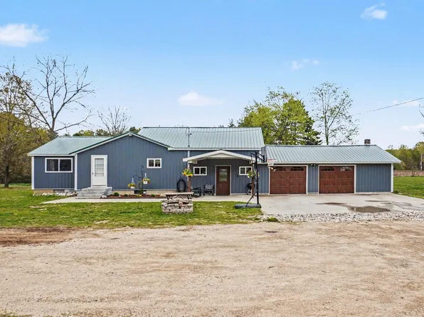 18680 220th Ave, Big Rapids, MI 49307