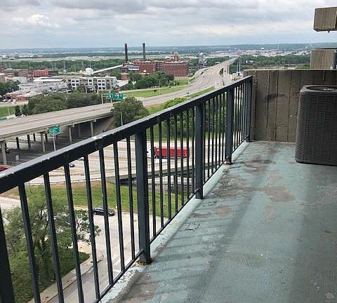 4th image of 600 E Admiral Blvd #1105