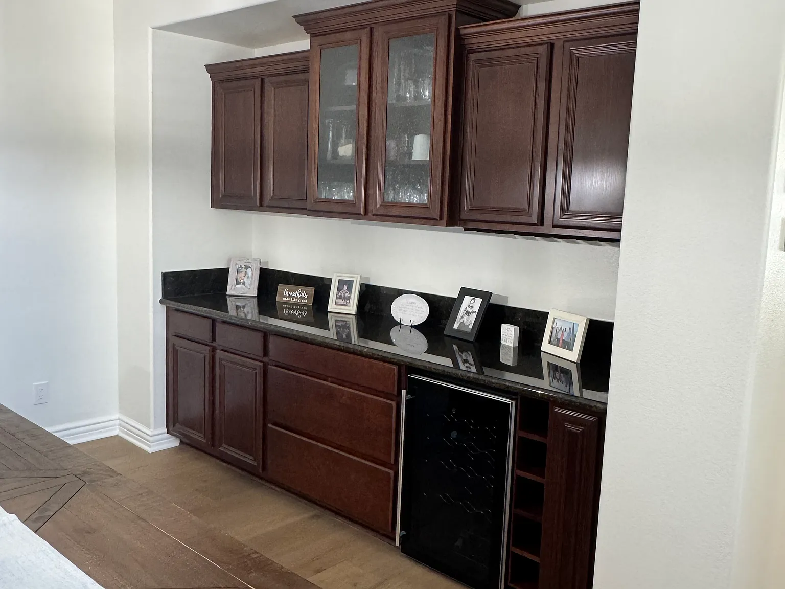 5 bed, 3300 sqft, $8,500 — Photo 3