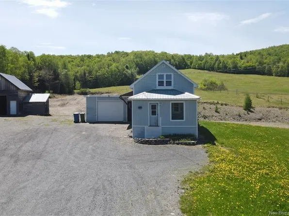 128 Toussaint Rd, Saint Joseph, NB E7B 2T6