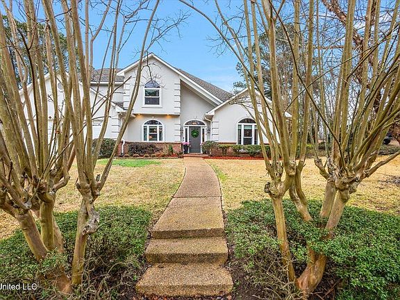 3rd image of 404 Woodland Hills Ct