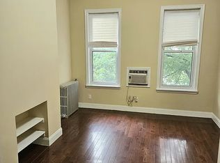 1876 Gates Ave #2R, Ridgewood, NY 11385