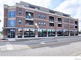 134 N Leroy St UNIT 207, Fenton, MI 48430