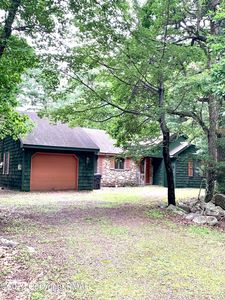 47 Maplewood Rd, Lake Harmony, PA, 18624