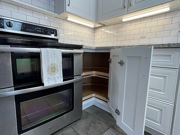 3rd image of 849 Pinemeadow Dr