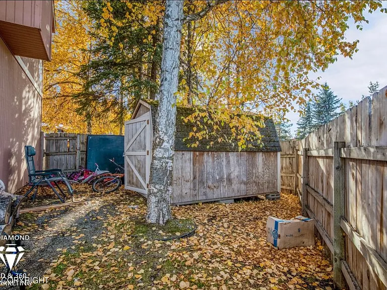 4821 Leah Ct — Photo 3