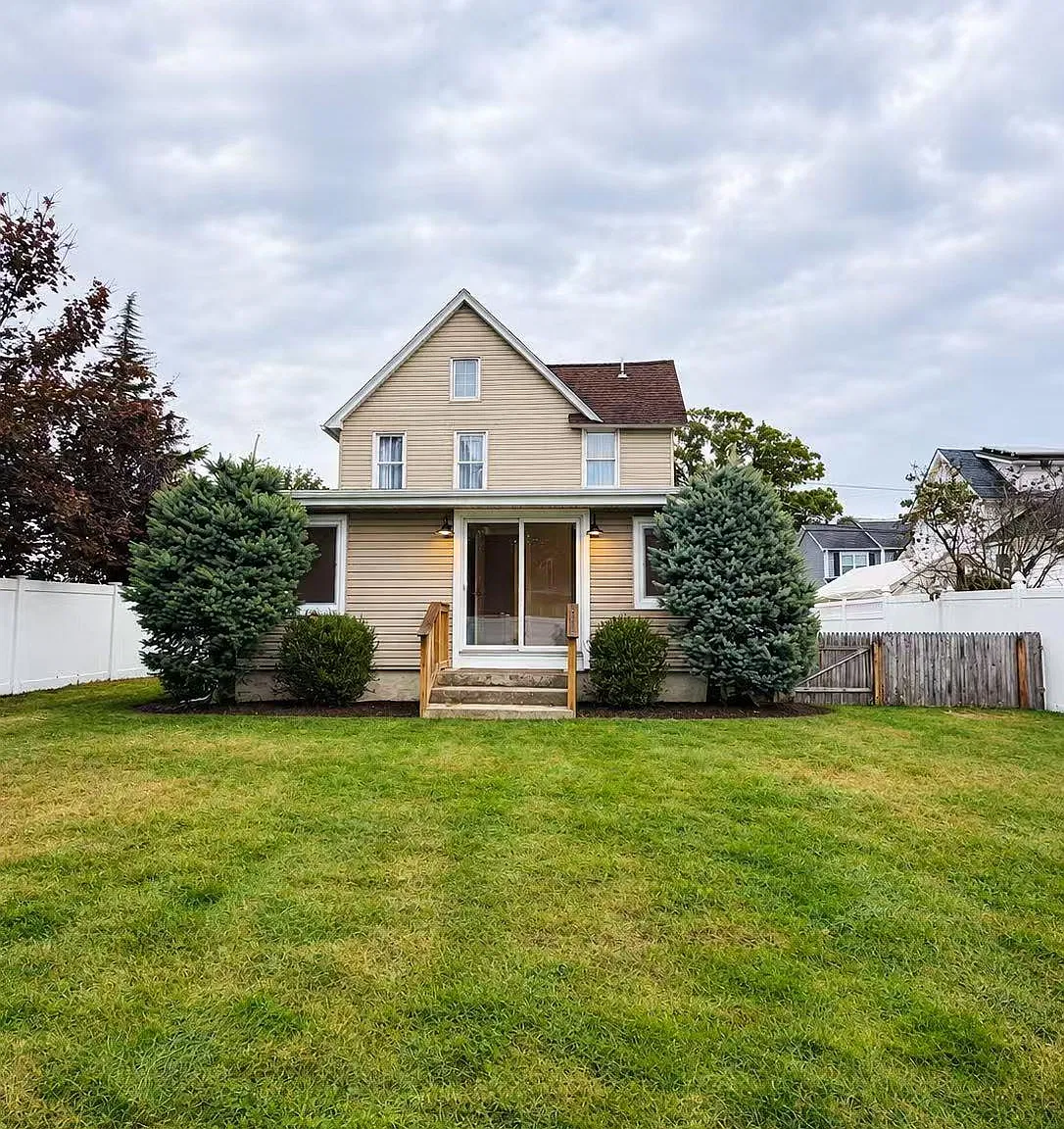 4 bed, 2.0 bath, 1250 sqft, $4,500 — Photo 4