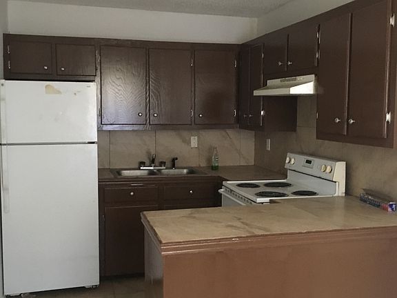 5th image of 310 N Chicago St APT A