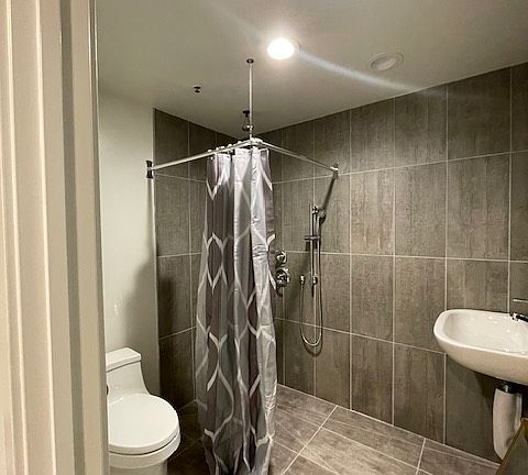5th image of 8417 Blackburn Ave #204