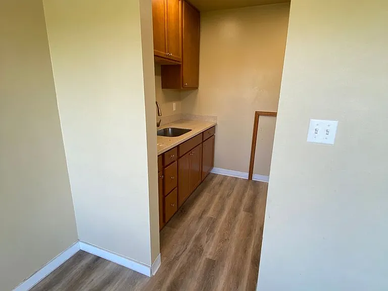 2400 Boyer Ave E — Photo 15