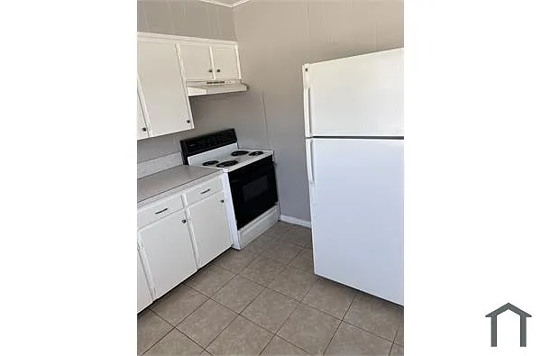 Building Photo - 305-307 Blair St