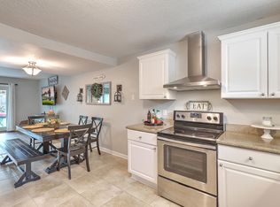 103 Willow Ct, Summerville, SC 29486