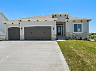 1515 SW Arbor Falls Dr, Lees Summit, MO 64082