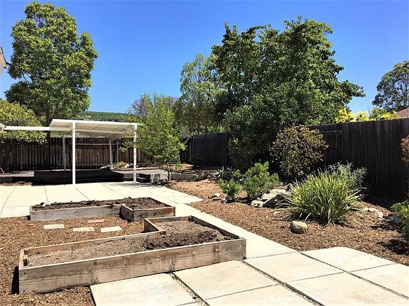 288 Placer Backyard with deck