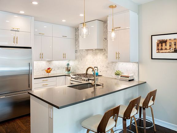 4th image of 329 W 89th St APT 4