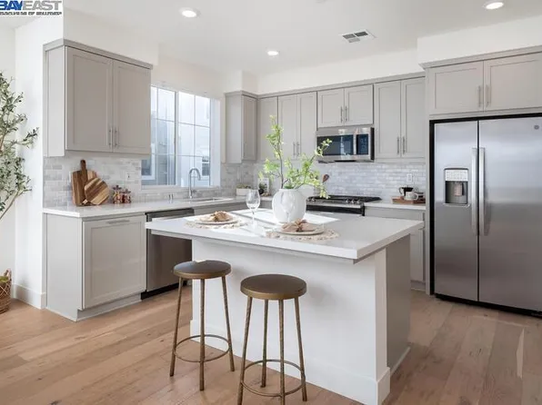 37468 Bowline Rd, Newark, CA 94560