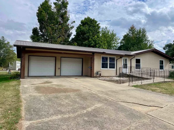 302 N 5th Ave, Albany, WI 53502