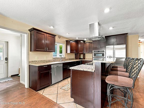 5th image of 1419 Brook Dr