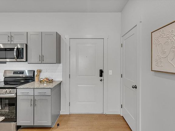 5th image of 711 E Huntsville Rd APT 531