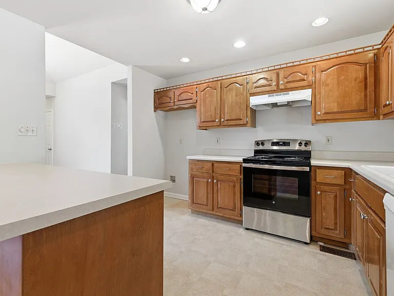 104 Brijidan Ln — Photo 9